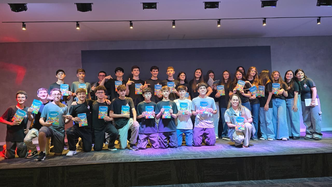 Estudantes produzem 41 livros em projeto de escrita autoral